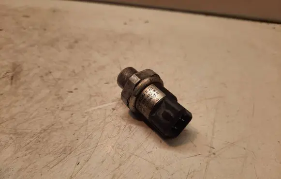 Audi A4 S4 B5 8D Air conditioning (A/C) pressure sensor 8D0959482B