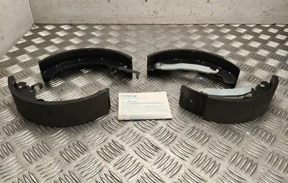 Volkswagen II LT Brake pads (rear) 03013702592