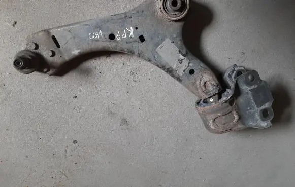 Volvo V60 Front lower control arm/wishbone