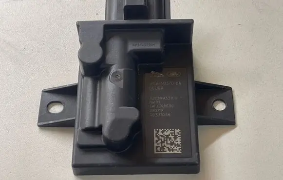 Jaguar F-Pace Fuel injection pump control unit/module HPLA9D370BA A2C39933100 90331038