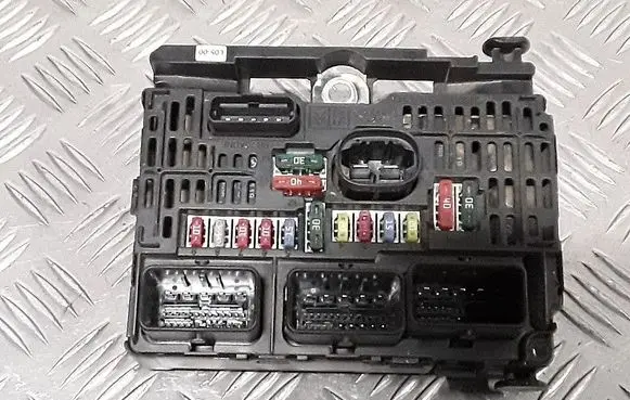 Citroen C8 Fuse module 9661682880