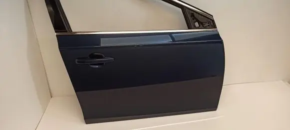 Volvo V40 Front door