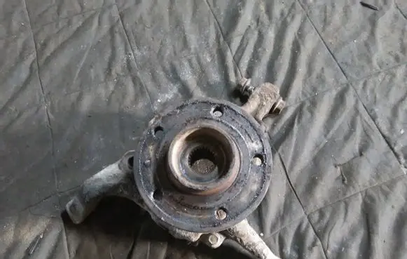 Volvo V70 Front wheel hub spindle knuckle