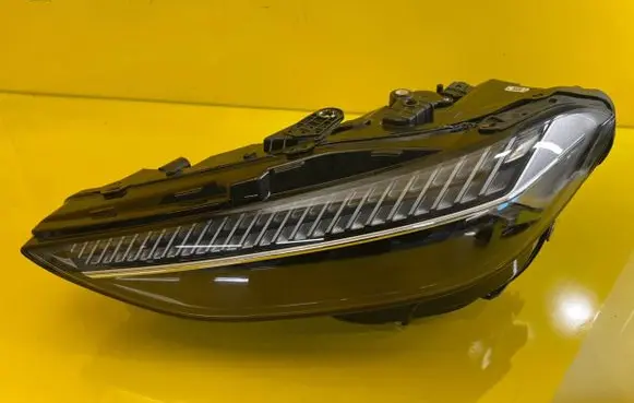 Audi A5 Headlight/headlamp 8B3941035AB