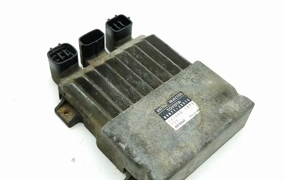 Toyota Avensis T250 Fuel injection control unit/module 8987120070