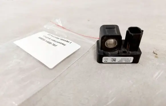 Hyundai Veloster Airbag deployment crash/impact sensor 95930-1R000