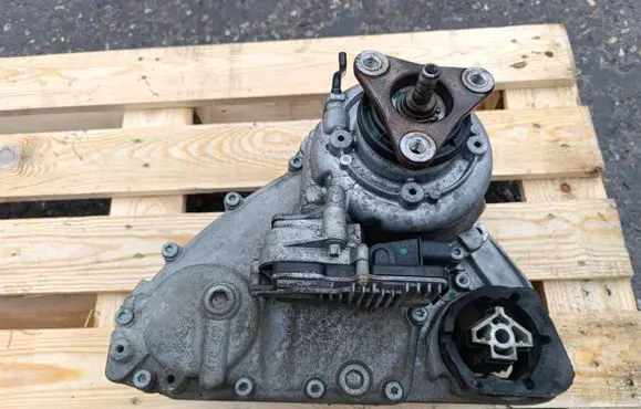 BMW X3 F25 Gearbox transfer box case 