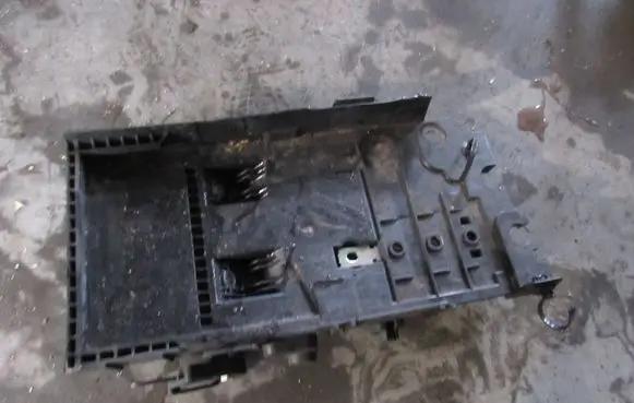 Ford Galaxy Battery box tray JM2b10723