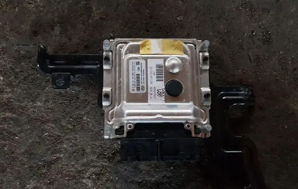 Hyundai i30 Engine control unit/module 0261911817 3919903CB0