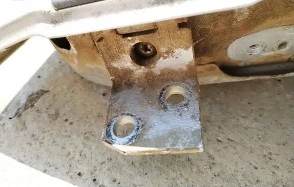 Citroen Xsara Rear door lower hinge