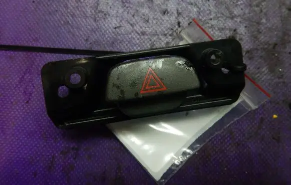Ford Fusion Hazard light switch 4M5T13A350AC