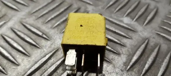 Mercedes-Benz C W203 Other relay 0025421219 4R0007814-02