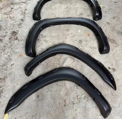 Toyota Tundra II Front arch trim 