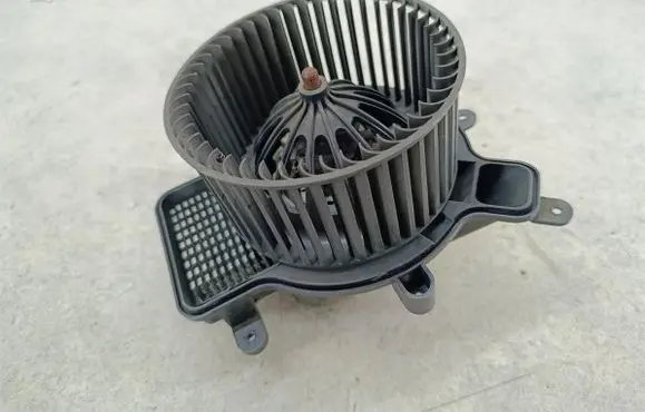 Peugeot 5008 Heater fan/blower T3953001P7708003
