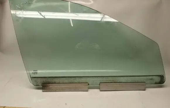 Volvo XC90 Front door window glass four-door 43R001582