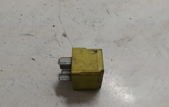 Mercedes-Benz C W203 Other relay A0025421419