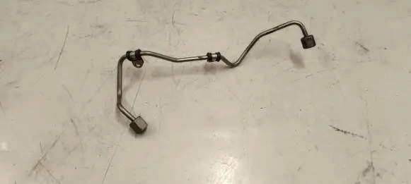 Mercedes-Benz A W176 Fuel injector supply line/pipe 220716f1
