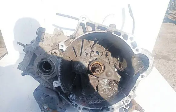 KIA Venga Manual 5 speed gearbox TAJ5F 267423