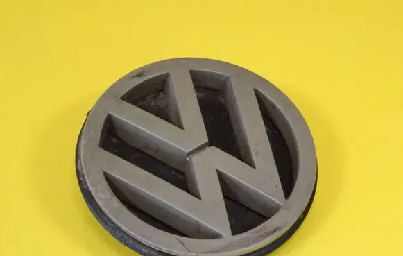 Volkswagen PASSAT B3 Manufacturer badge logo/emblem 357853601 357853601B