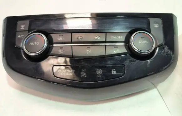 Iveco Daily 35 - 40.10 Climate control/heater control trim 275004EA0A