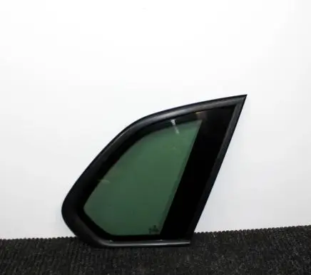 BMW X5 E70 Rear vent window glass 7207876