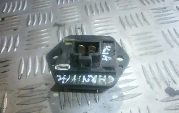KIA Carnival Heater blower motor/fan resistor kv20e14