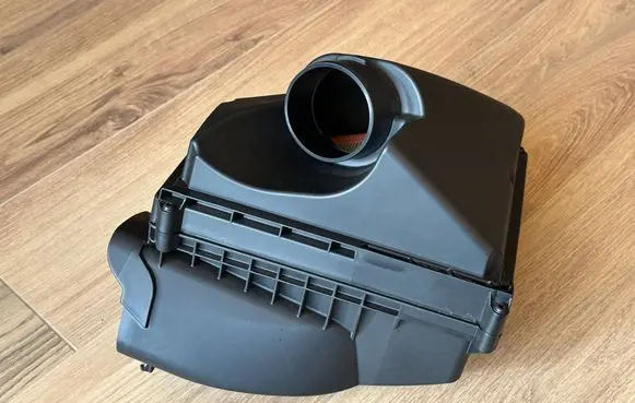 Air filter box