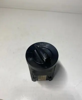 Volkswagen Golf IV Light switch 1C0941531A