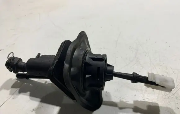 Mazda 3 I Clutch slave cylinder 