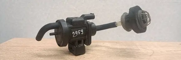 Mercedes-Benz C W203 Turbo solenoid valve A0005450427