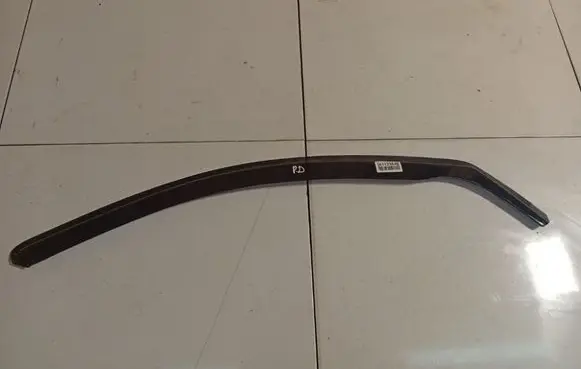Skoda Octavia Mk2 (1Z) Sliding door wind deflector 
