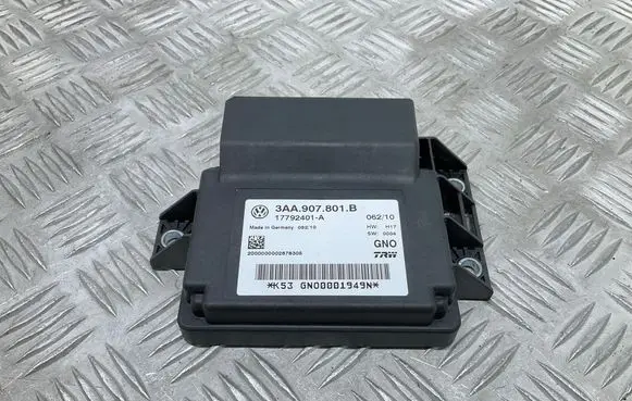 Volkswagen Tiguan Hand brake control module 3AA907801B