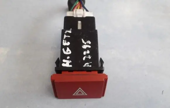 Hyundai Getz Hazard light switch