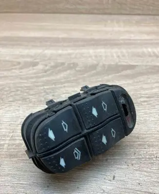 Ford Focus Electric window control switch 98AG14A132AE