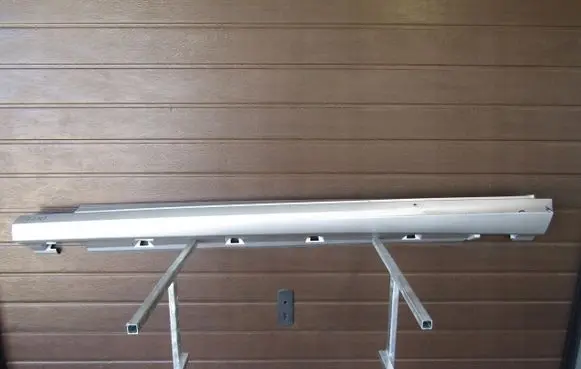Front sill (body part)