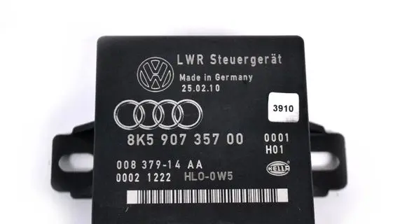 Audi A5 8T 8F Light module LCM 8K590735700