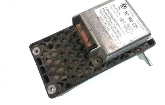 Volkswagen PASSAT B4 Airbag control unit/module 357959656 357959657