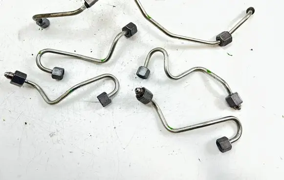 Renault Trafic III (X82) Fuel injector supply line/pipe 833675