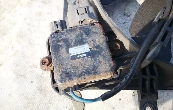 Subaru Outback Coolant fan relay 4993003200 499300-3200