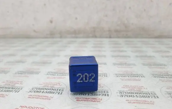 Audi A6 S6 C6 4F Glow plug pre-heat relay 8A0951253
