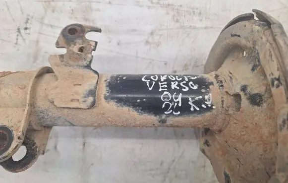 Toyota Corolla Verso E121 Front shock absorber with coil spring