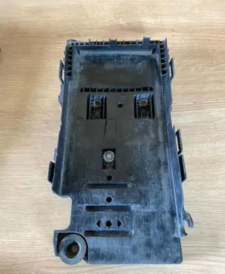 Ford Mondeo MK IV Battery tray 6G9110723A D2L4A