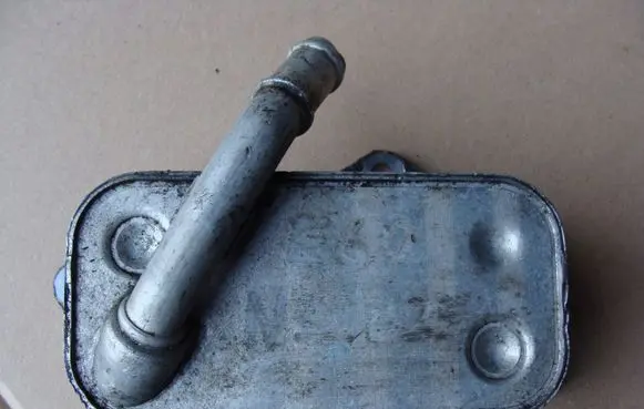 BMW 3 E90 E91 Engine oil radiator 7525333
