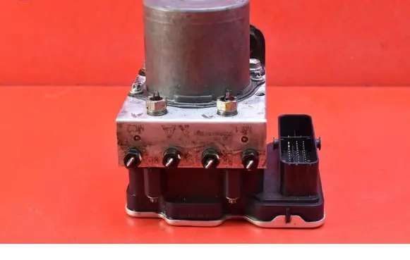 Toyota Corolla E10 ABS Pump 44540-02771