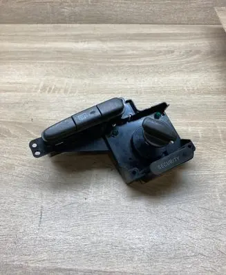 Toyota Yaris Hazard light switch 758294 758292