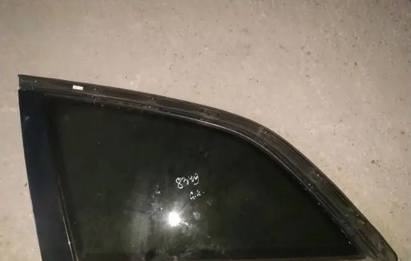 Audi Q7 4L Rear side window