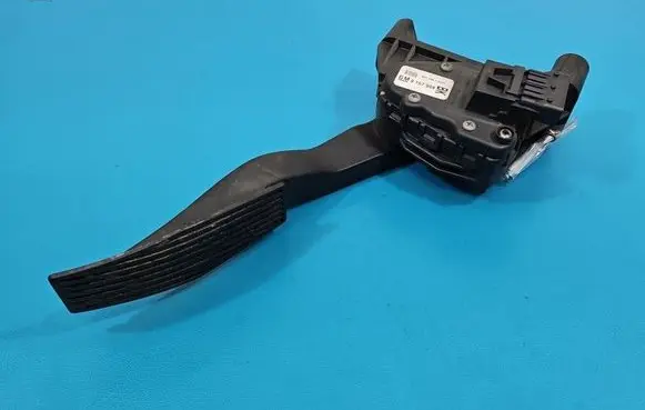 Opel Astra H Accelerator throttle pedal 9157998 IMPRK1579983
