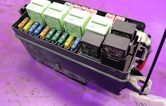Mini One - Cooper R50 - 53 Fuse box set