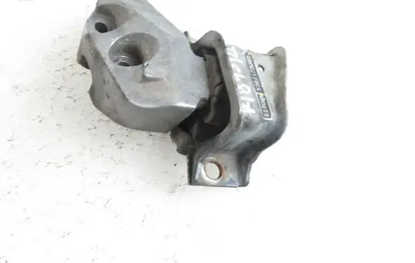 Peugeot Boxer Engine mount vacuum valve 1367173080