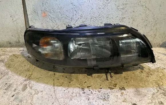 Volvo S60 Headlight/headlamp